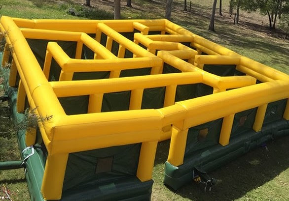 Giant-Inflatable-Maze