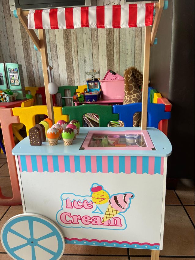 cafe with kids play area