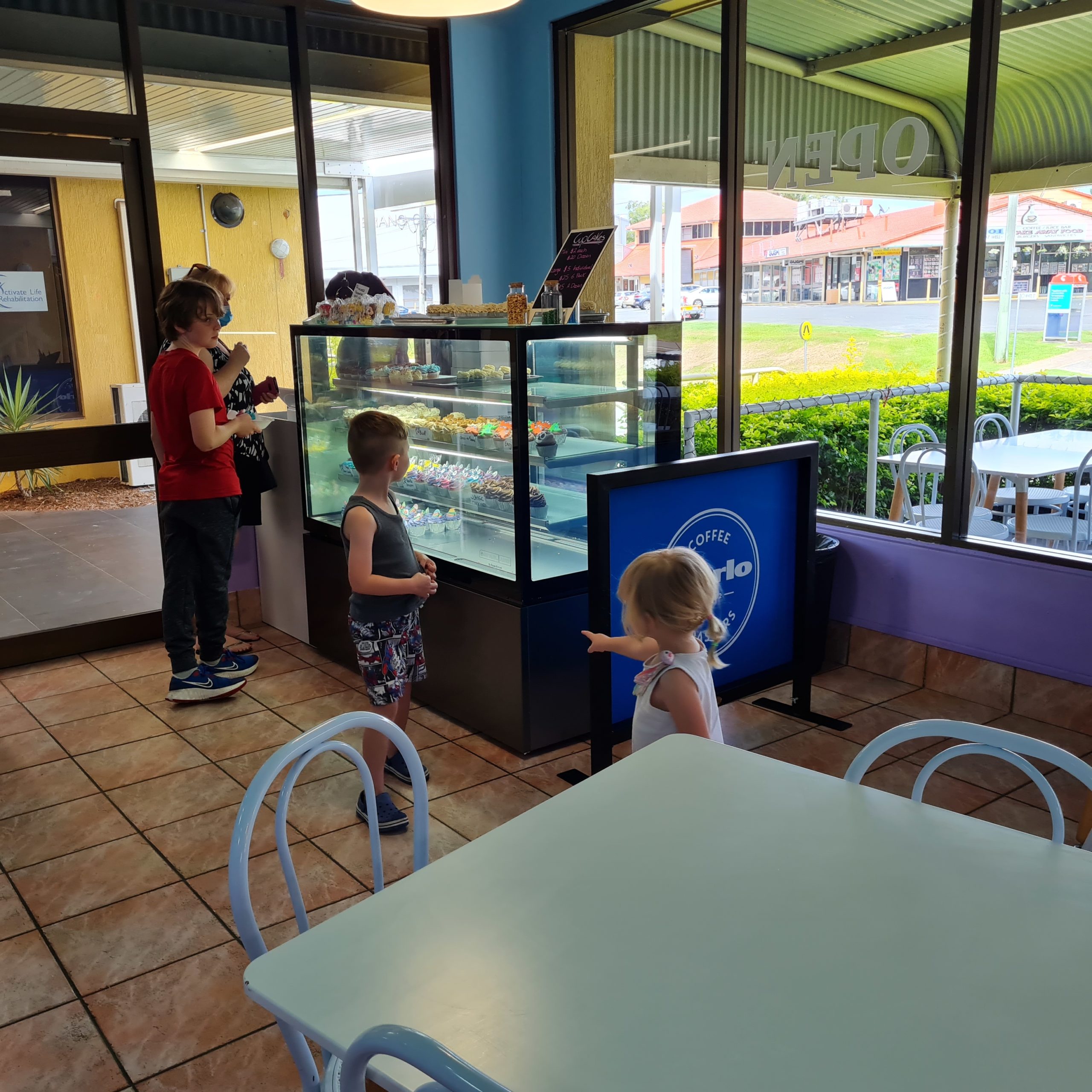 cafes with playgrounds gold coast