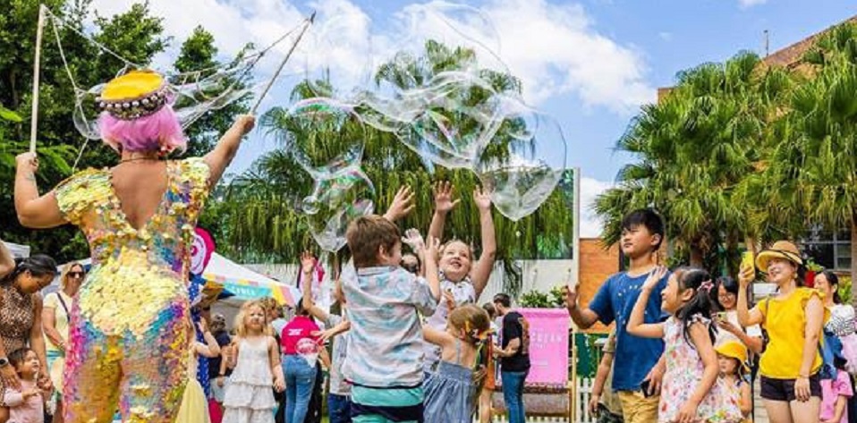 bubblelicious-bubble-play-broadwater-parklands