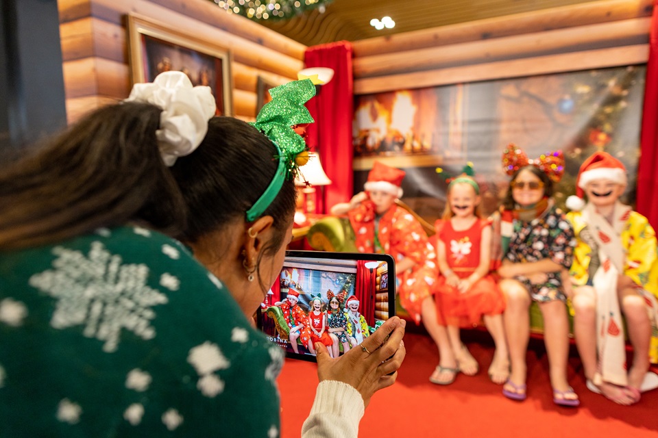 Awkward-Christmas-Portraits